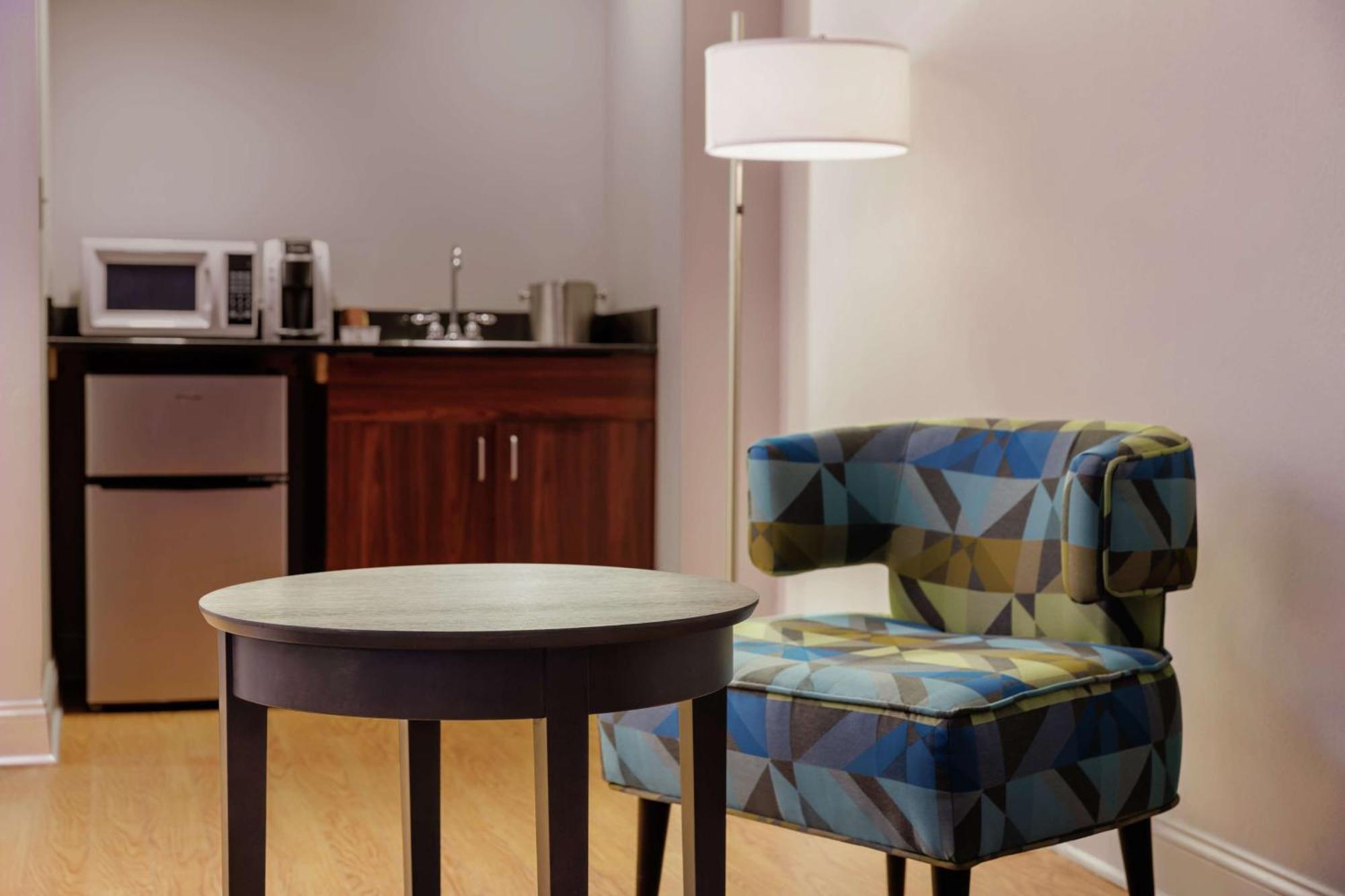 King Studio Suite